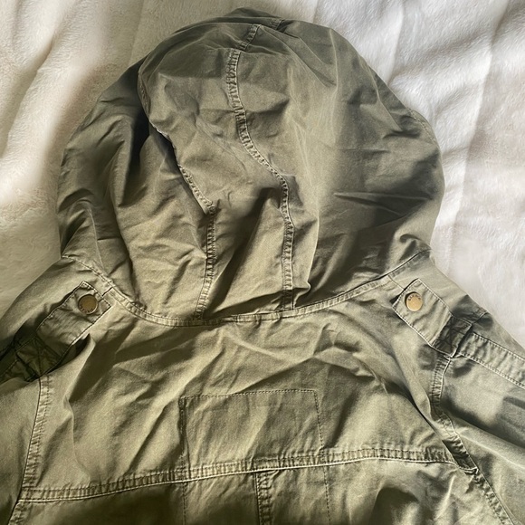 Spring Jacket from Garage, army green, zippers and buttons as desired, has hood! - Picture 6 of 6